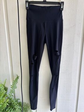 ALO Yoga Black High-Rise Distressed Slit Knee Leggings